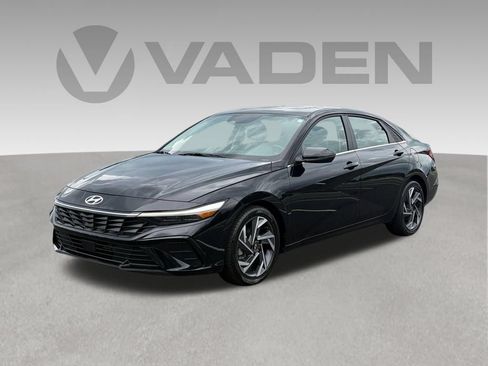 Used 2025 Hyundai Elantra Limited FWD image 1
