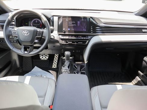 Used 2026 Toyota Camry SE w/ Convenience Package FWD image 7