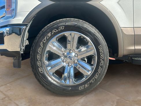 Used 2020 Ford F150 Lariat image 29