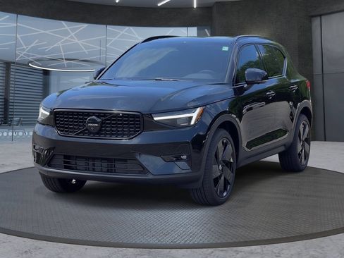 Used 2026 Volvo XC40 B5 Ultra w/ Protection Package Premier AWD/4WD image 2