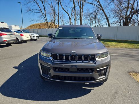 New 2026 Jeep Grand Cherokee L Limited AWD/4WD image 9