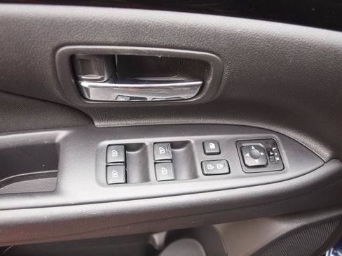 Used 2019 Mitsubishi Outlander AWD image 9
