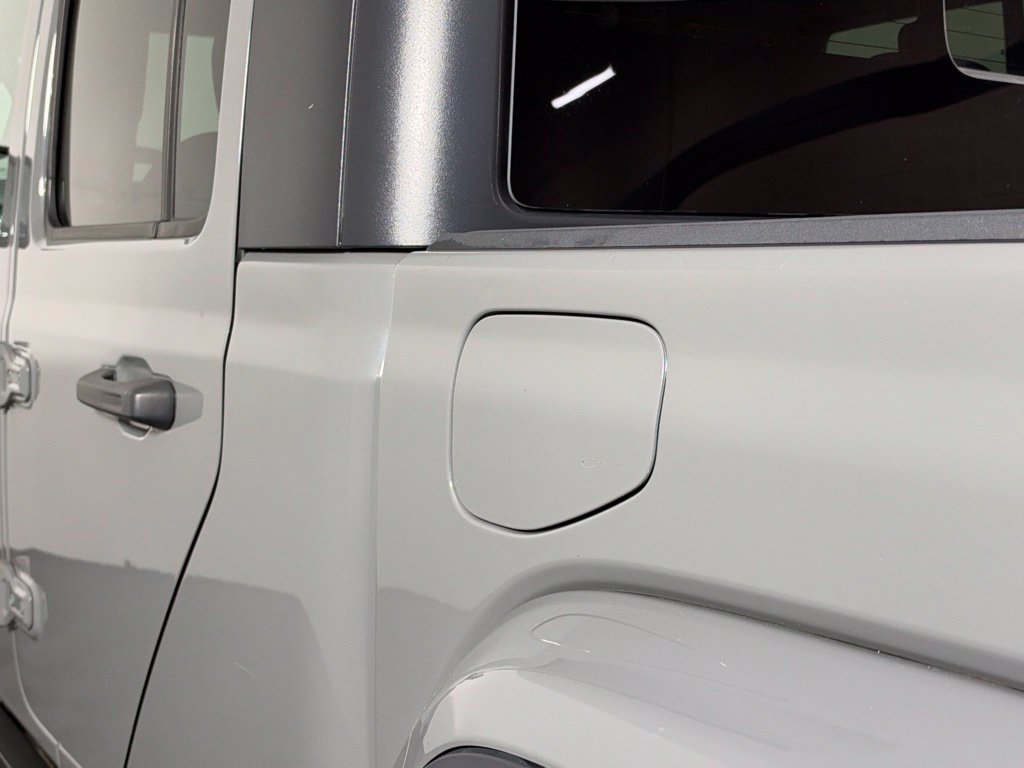 Used 2022 Jeep Gladiator Sport AWD/4WD image 13