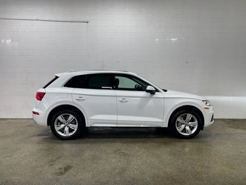 Used 2018 Audi Q5 2.0T Premium Plus w/ Premium Plus Package AWD/4WD image 2