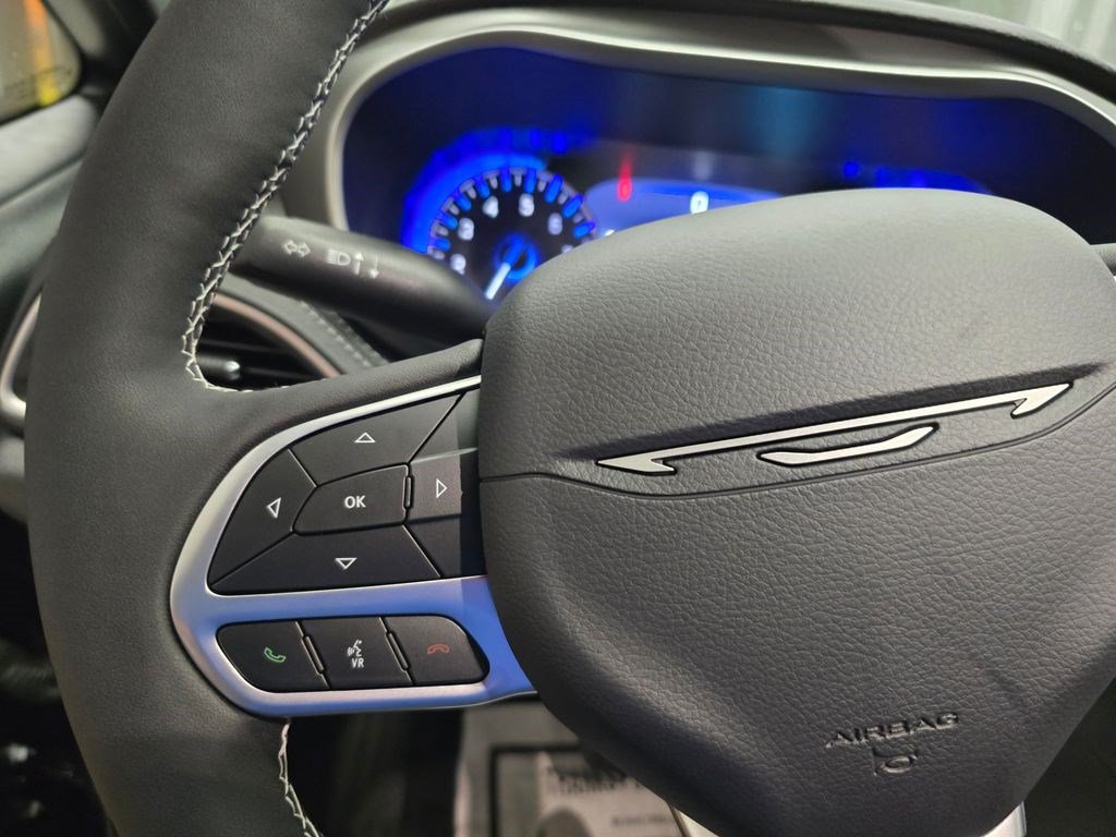 New 2027 Chrysler Pacifica Select FWD image 17