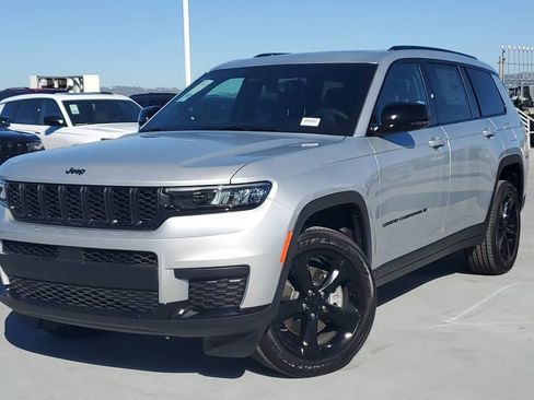 New 2025 Jeep Grand Cherokee L Altitude image 35