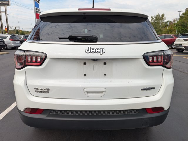 Used 2023 Jeep Compass Latitude AWD/4WD image 4