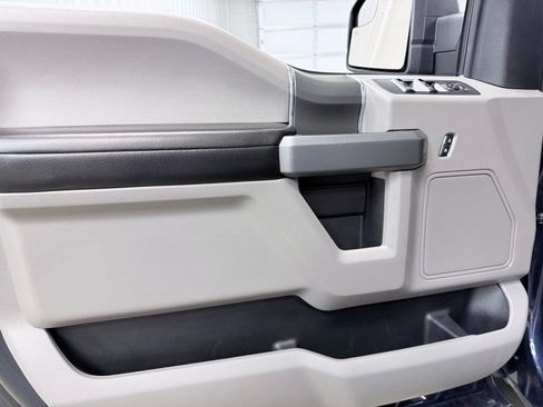 Used 2018 Ford F150 XLT w/ Equipment Group 302A Luxury AWD/4WD image 9