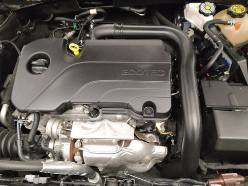 Used 2023 Chevrolet Malibu LS FWD image 30