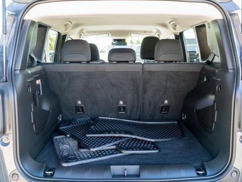 Used 2023 Jeep Renegade Latitude image 10