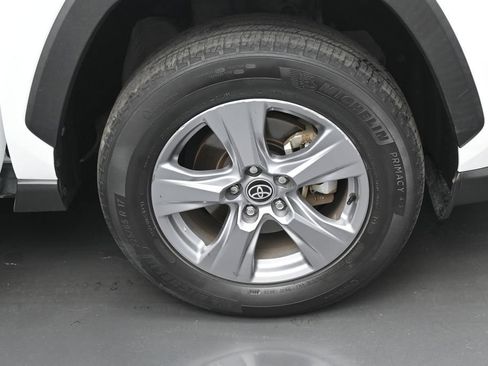 Used 2022 Toyota RAV4 XLE AWD/4WD image 35