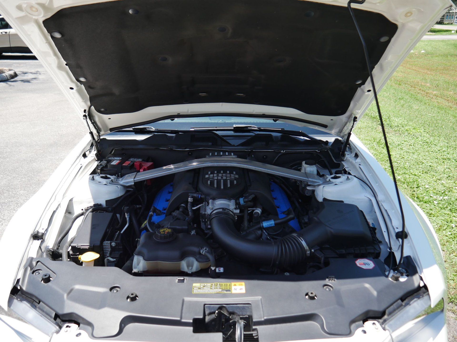 Used 2012 Ford Mustang Boss 302 w/ Boss 302 Accessory Pkg RWD image 89