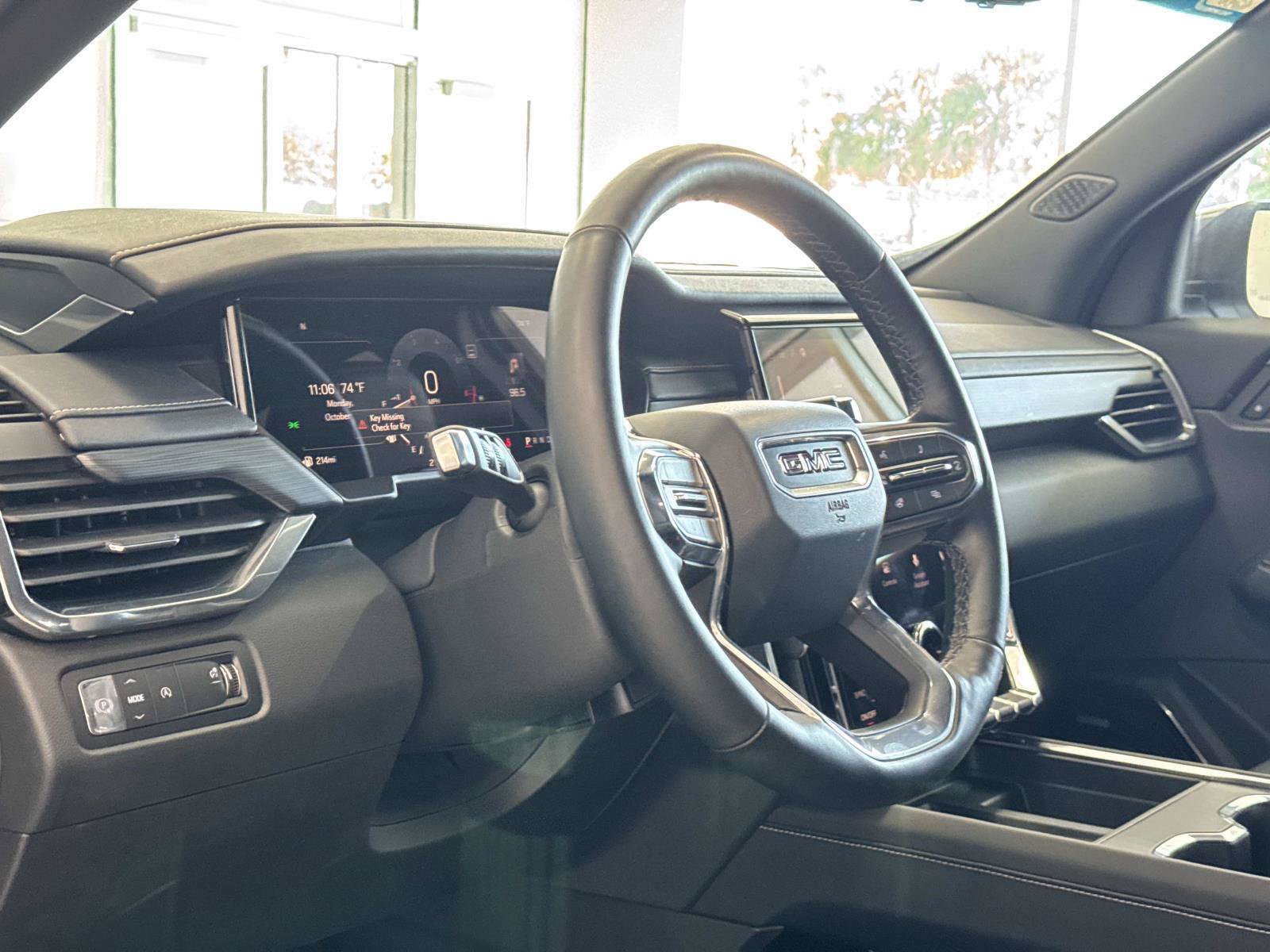 Used 2026 GMC Acadia Elevation w/ Elevation Premium Package FWD image 15
