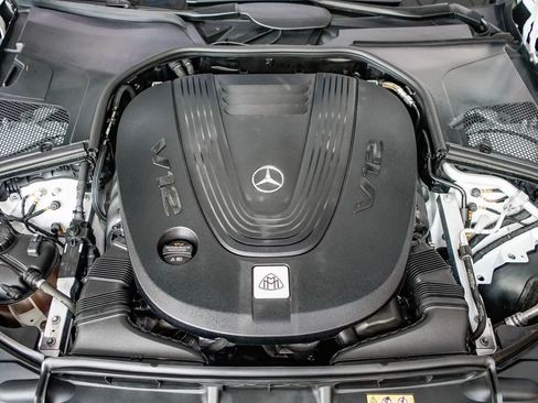 Certified 2024 Mercedes-Benz Maybach S 680 4MATIC image 32