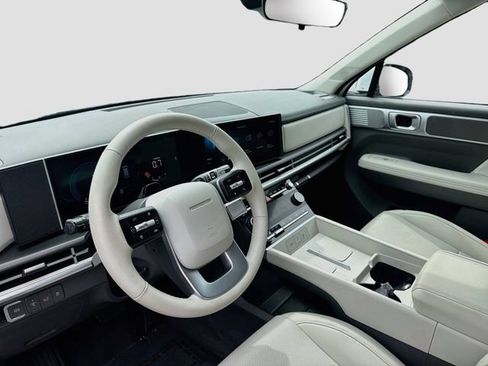 Certified 2025 Hyundai Santa Fe SEL FWD image 9