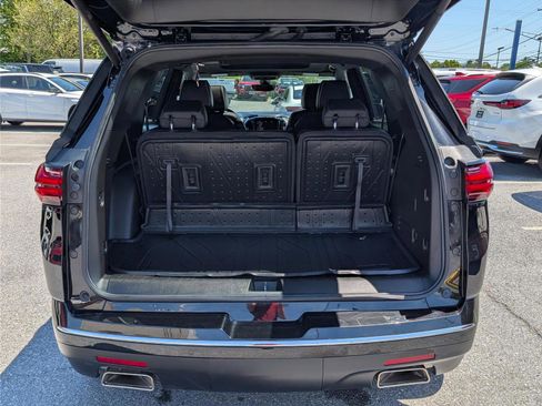 Used 2023 Chevrolet Traverse Premier w/ LPO, Floor Liner Package AWD/4WD image 15