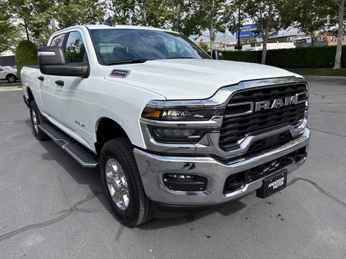 Used 2026 RAM 2500 Big Horn AWD/4WD image 5