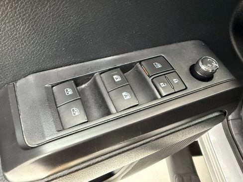 Used 2017 Toyota Tacoma TRD Off-Road w/ Tow Package (A/T) image 28