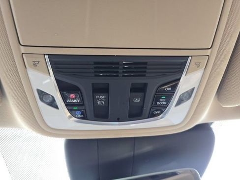 Used 2019 Acura RDX AWD w/ Advance Package image 23