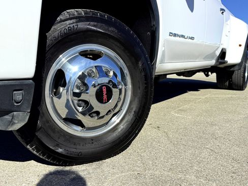 Used 2021 GMC Sierra 3500 Denali w/ Denali Ultimate Package image 2