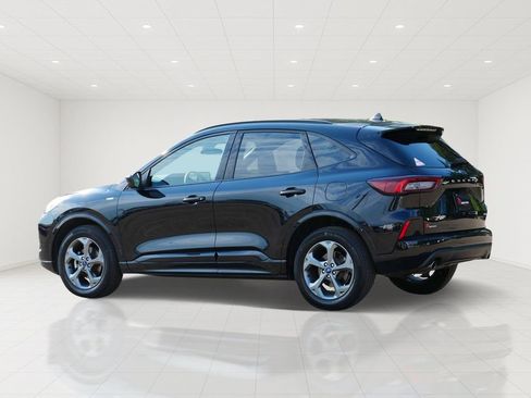 Certified 2023 Ford Escape ST-Line Select AWD/4WD image 4