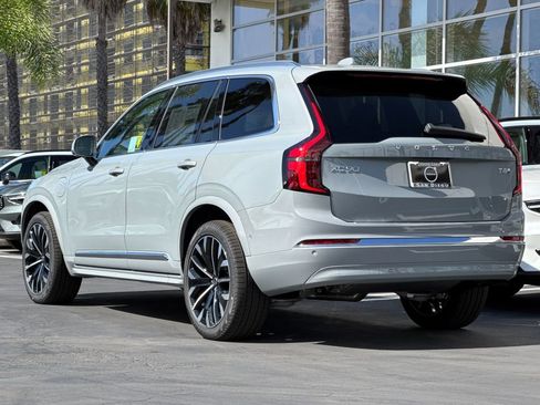 New 2026 Volvo XC90 T8 Ultra w/ Lounge Package image 3
