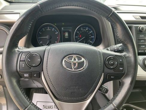 Used 2018 Toyota RAV4 XLE AWD/4WD image 16
