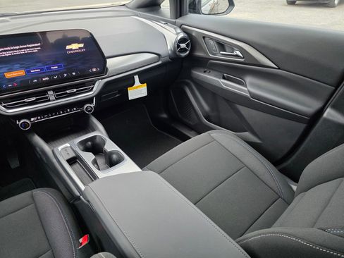 New 2026 Chevrolet Equinox EV LT w/ LPO, Blackout Package image 16