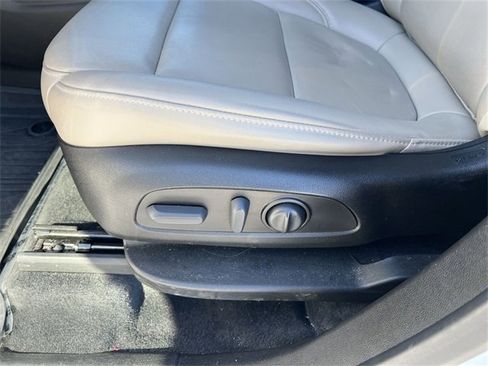 Certified 2023 Chevrolet Traverse LT w/ LT Premium Package image 14