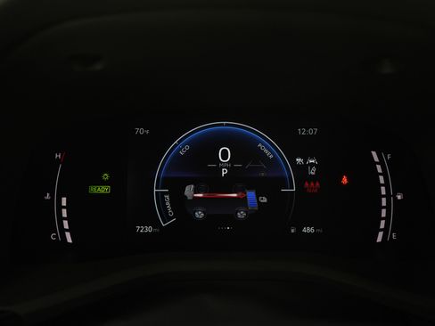 Used 2025 Toyota Camry SE image 26