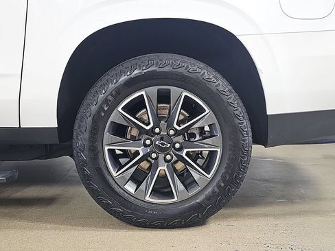 Used 2023 Chevrolet Suburban Z71 w/ Luxury Package AWD/4WD image 41