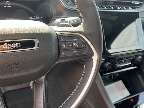 New 2025 Jeep Grand Cherokee L Altitude image 23