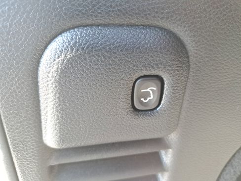 Used 2020 Jeep Grand Cherokee Altitude RWD image 13