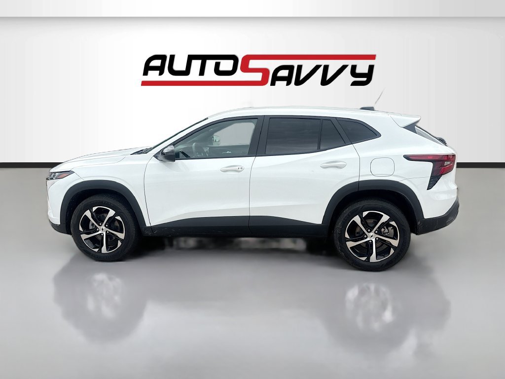 Used 2026 Chevrolet Trax RS FWD image 4