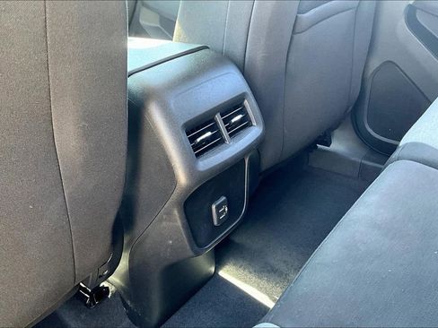 Used 2022 Chevrolet Equinox LT image 10