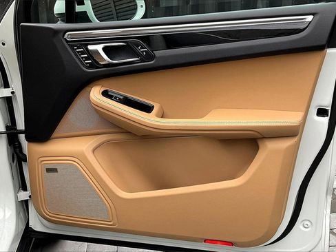 Used 2018 Porsche Macan image 29