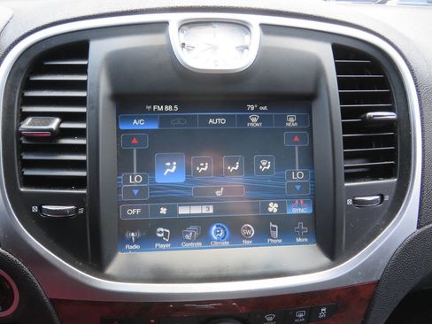 Used 2012 Chrysler 300 Limited RWD image 20