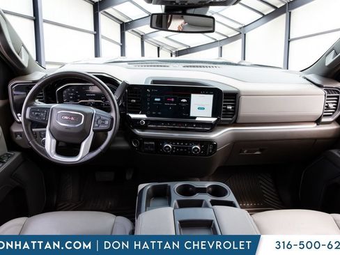 Used 2025 GMC Sierra 1500 SLT AWD/4WD image 4