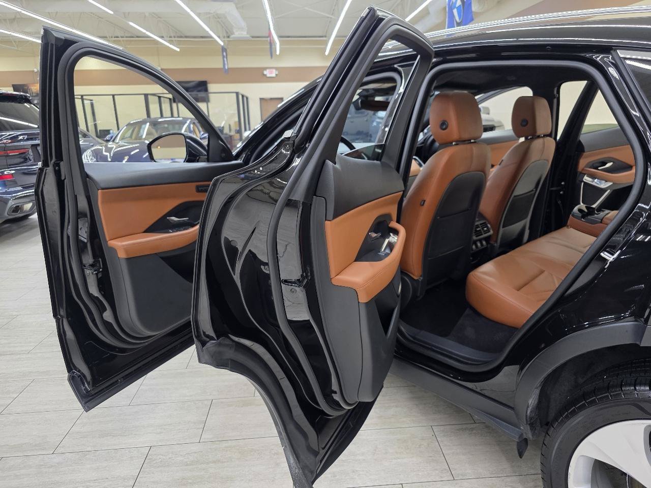 Used 2018 Jaguar E-PACE SE AWD/4WD image 17
