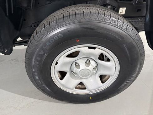 Used 2019 Toyota Tacoma SR w/ SR Convenience Package RWD image 7