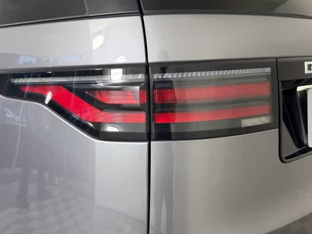 New 2026 Land Rover Discovery Limited Edition AWD/4WD image 13