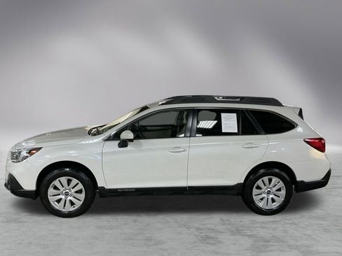 Used 2019 Subaru Outback 2.5i Premium image 2