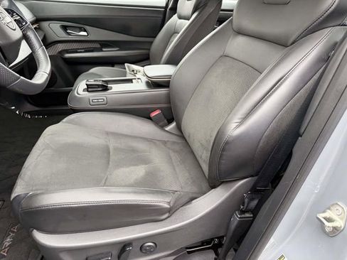 Used 2023 Nissan Ariya FWD image 13