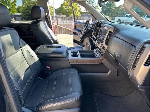 Used 2017 GMC Sierra 1500 Denali w/ Denali Ultimate Package AWD/4WD image 21