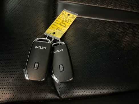 Used 2022 Kia Sorento SX w/ Panoramic Sunroof Package AWD/4WD image 28