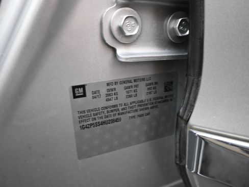 Used 2017 Buick LaCrosse Essence FWD image 17