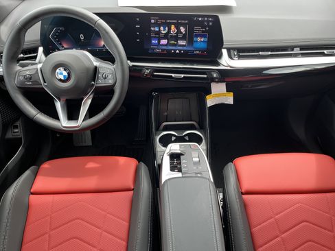 New 2025 BMW X1 xDrive28i w/ Convenience Package image 3