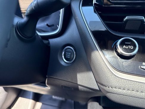 Used 2020 Toyota Corolla XSE image 46