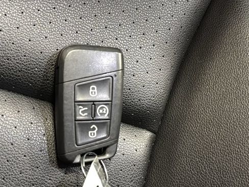 Used 2020 Volkswagen Atlas Cross Sport SEL AWD/4WD image 41