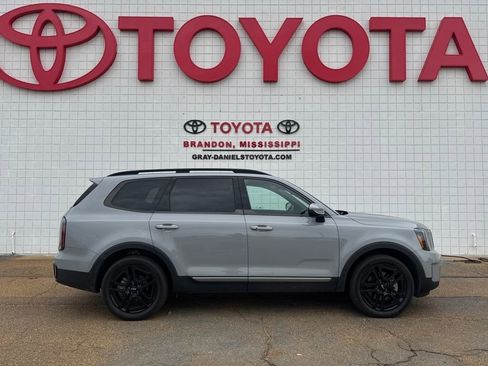 Used 2023 Kia Telluride EX X-Line image 4